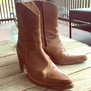 Super funky leather ankle boots size 37